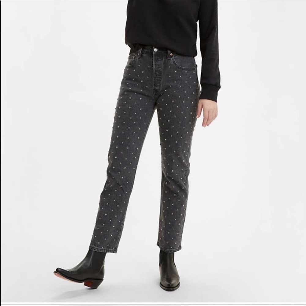 💎 LEVI’S Premium 501 Cropped Studded Jeans👖